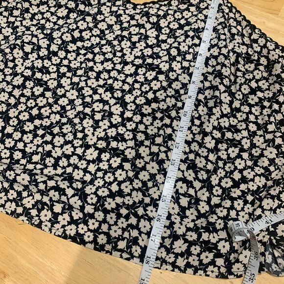 Old navy, crop top, floral, size large - Picture 12 of 12